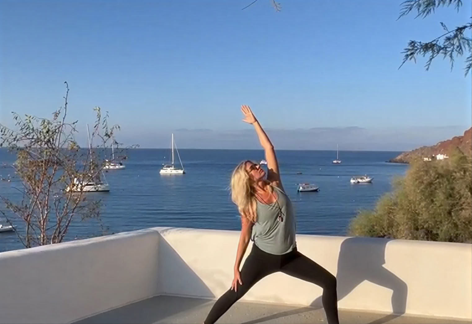 Yoga-Urlaub auf Santorin