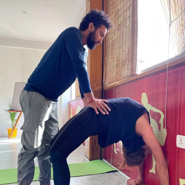 100-Stunden-Yoga-Lehrer-Ausbildung in Rishikesh
