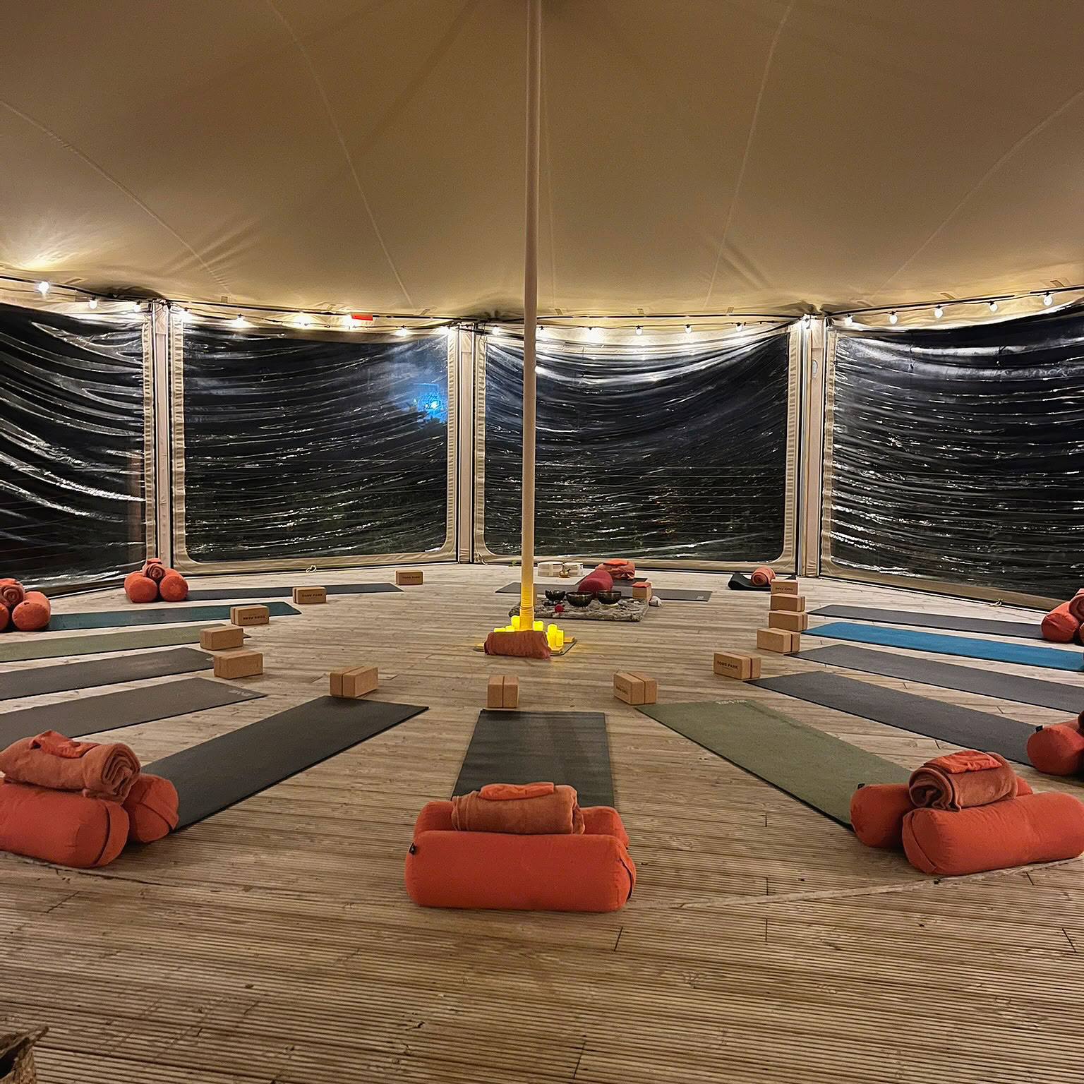 TreeTop-Yoga-Retreat in Devon