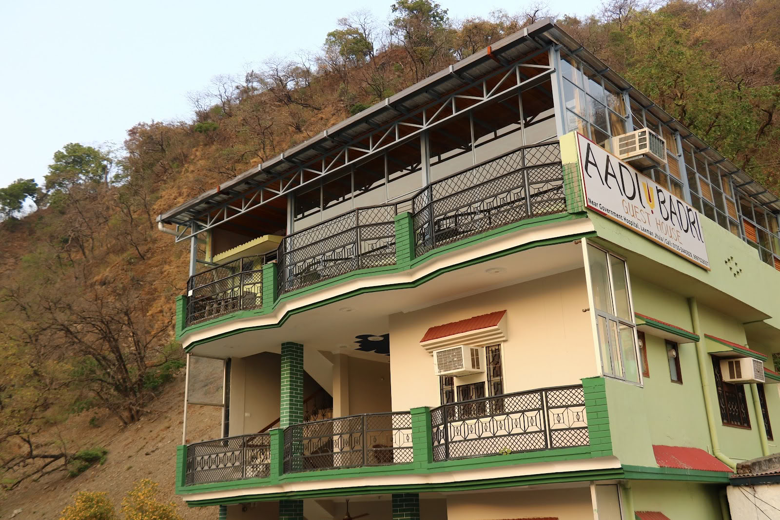 Aadi Yoga School – Die beste traditionelle Yogaschule in Rishikesh, Indien