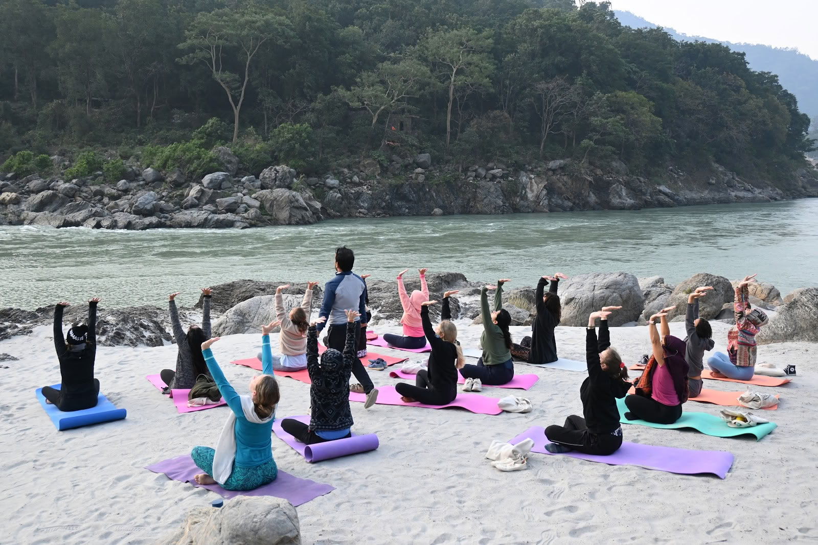Jiva Yoga Academy - 200-Stunden-, 300-Stunden-Yoga-Lehrerausbildung in Rishikesh, Indien