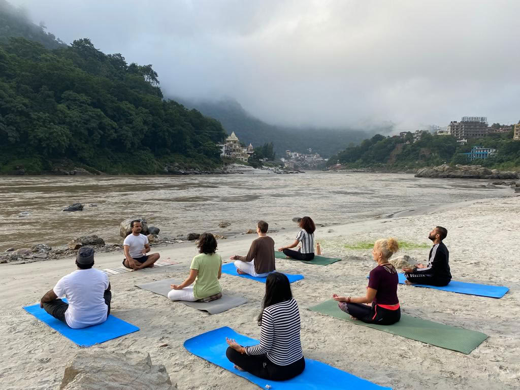 Jiva Yoga Academy - 200-Stunden-, 300-Stunden-Yoga-Lehrerausbildung in Rishikesh, Indien