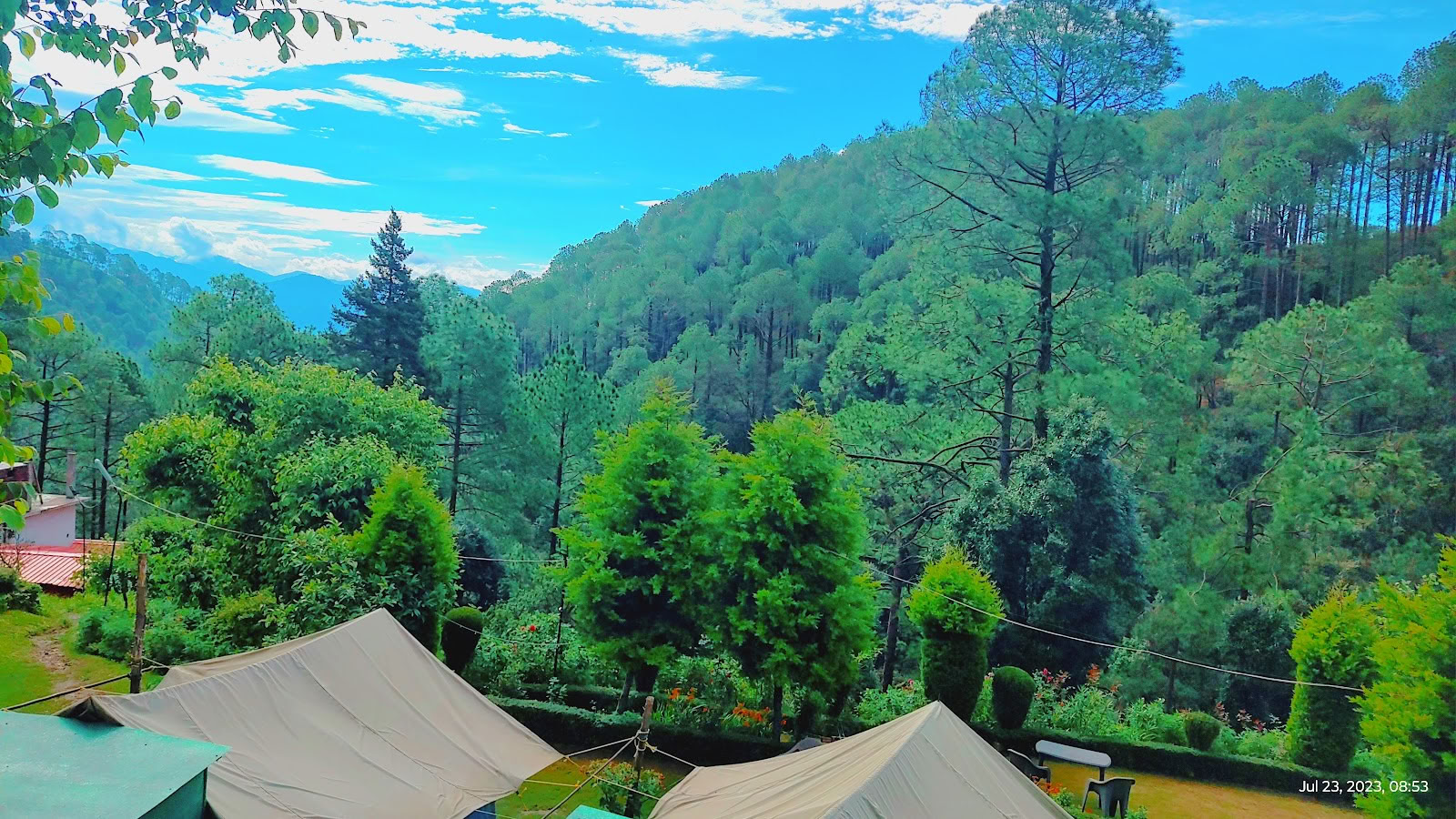Mächtiges Himalaya-Camp