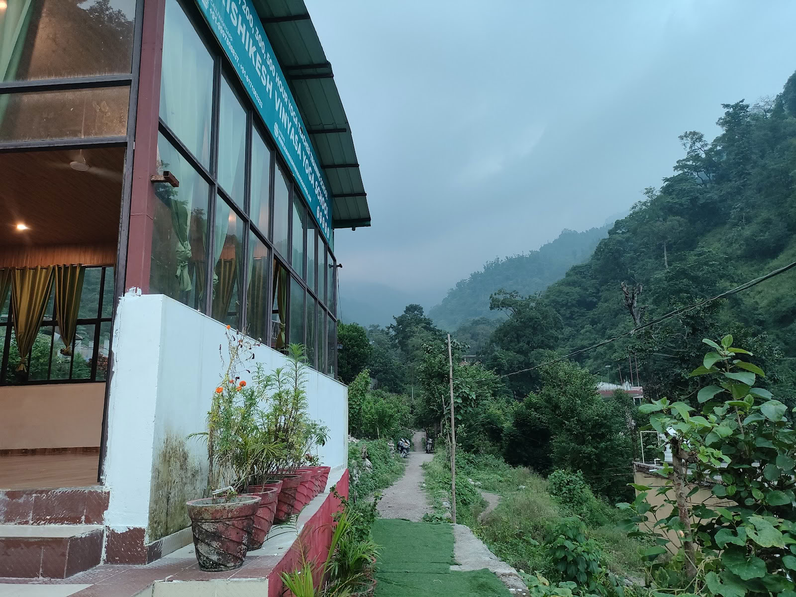 Rishikesh Vinyasa Yoga School - Yogalehrer-Ausbildung Rishikesh, Indien
