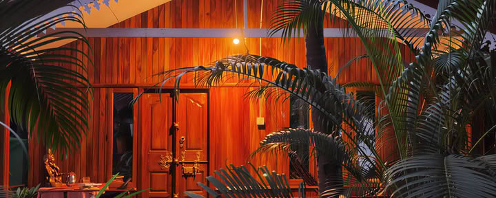Holz-Bungalow