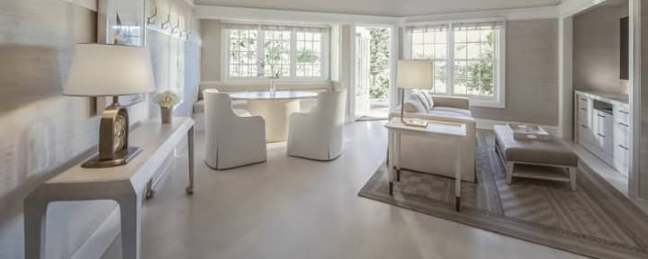 Kühle barrierefreie Suite