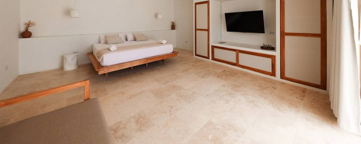 Große Suite am Pool
